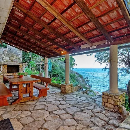 House Hidden Bay Feriehus Blato (Korcula)
